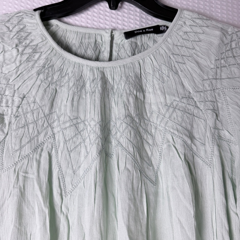 Doe & Rae Blouse Women Medium Mint Green Embroidered Peplum Boho 3/4 Sleeve - Picture 2 of 9